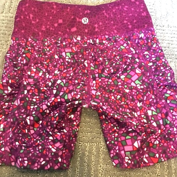 NWOT Lululemon Paradise Camo Speed Track Shorts 2 - Picture 8 of 8